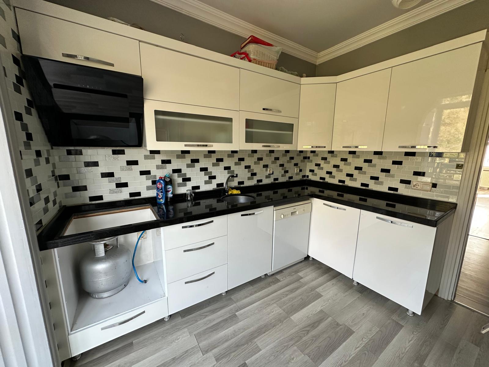 MABEL GAYRİMENKUL/VAKFIKEBİR YALIKÖY'DE SATILIK 2+1 ARAKAT DAİRE